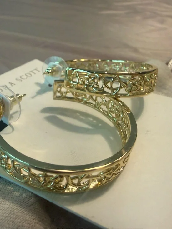 NWT Kendra Scott Kelly Hoop Earring, 14k Gold Plated Brass w/ Dustbag - Picture 7 of 9